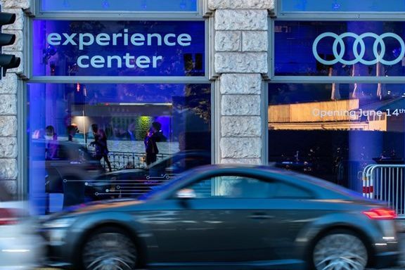 Audi e-tron experience center